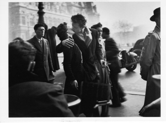 Doisneau-baiser-de-lhotel-de-ville1